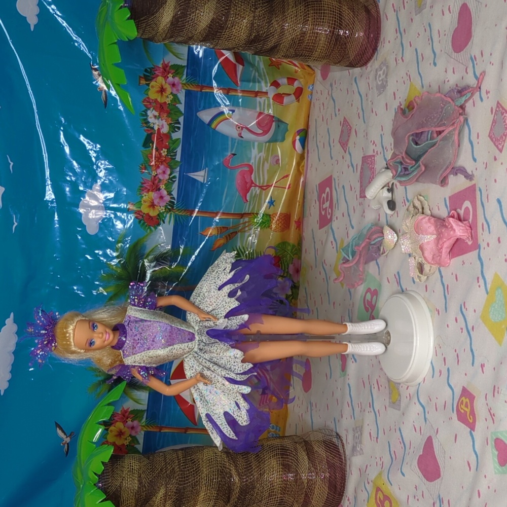 Ice Capades Barbie Doll With Two Outfits!